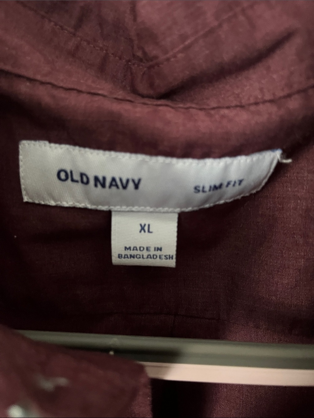 Old Navy Men's Button-Down Shirt in Burgundy - Picture 2 of 2